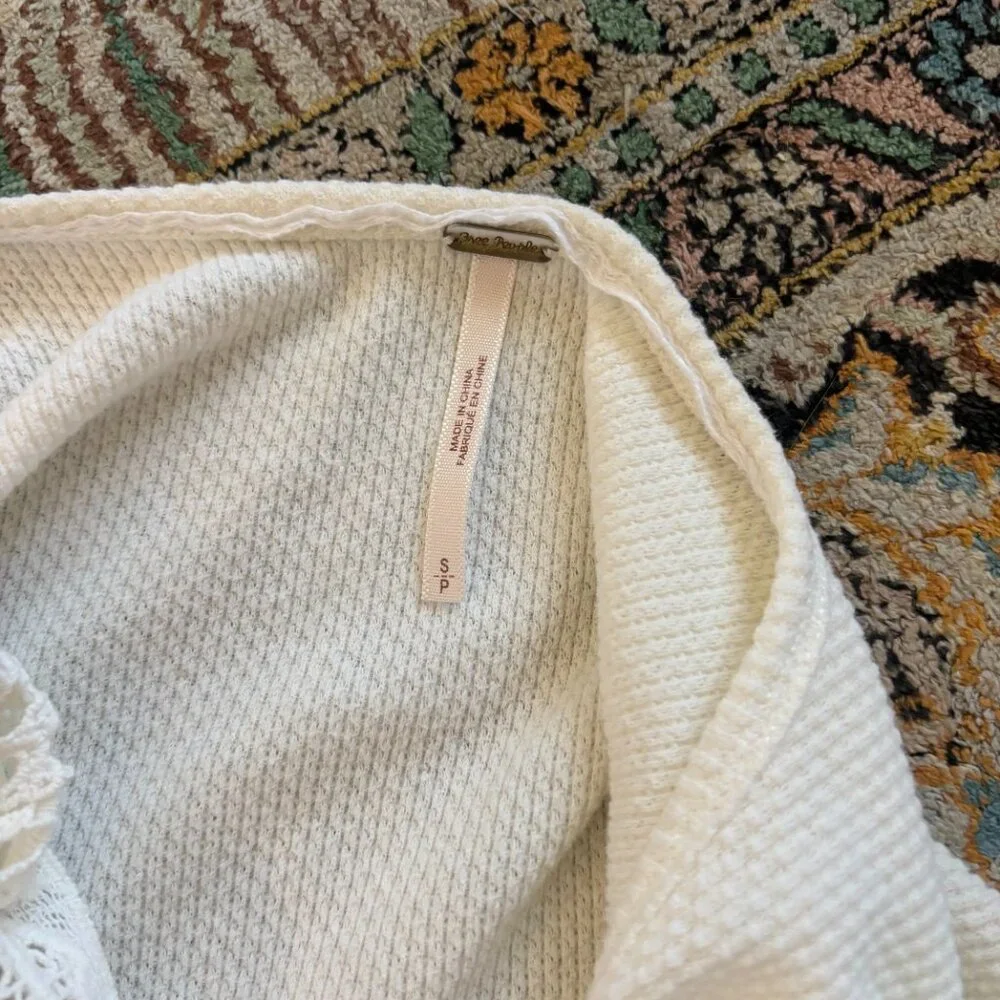 Free People XS Crochet Thermal (OLD Free People-one of a kind) Retail $128 - Picture 4 of 7
